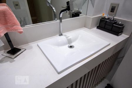 Apartamento à venda com 154m², 4 quartos e 3 vagasBanheiro 2