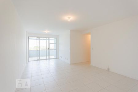 Apartamento à venda com 130m², 3 quartos e 2 vagas Apartamento à venda com 130m², 3 quartos e 2 vagasSala