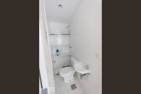 Apartamento à venda com 130m², 3 quartos e 2 vagas Apartamento à venda com 130m², 3 quartos e 2 vagasBanheiro de Serviço