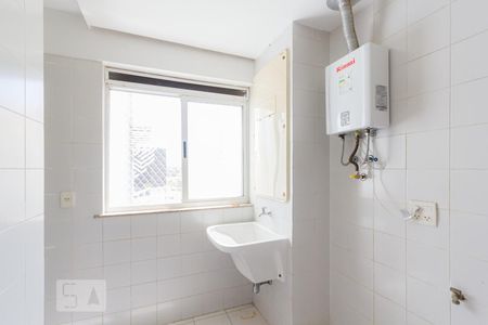 Apartamento à venda com 130m², 3 quartos e 2 vagas Apartamento à venda com 130m², 3 quartos e 2 vagasCozinha e Área de Serviço