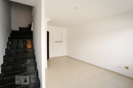 Sala de casa para alugar com 2 quartos, 70m² em Vila Ré, São Paulo