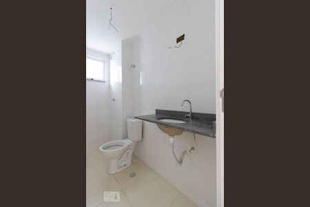 Apartamento à venda com 55m², 2 quartos e 1 vaga Apartamento à venda com 55m², 2 quartos e 1 vagaBanheiro