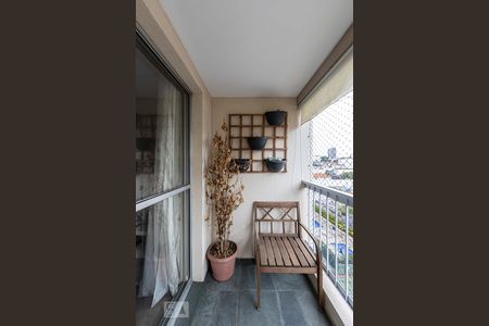Varanda Sala de apartamento à venda com 2 quartos, 57m² em Vila Azevedo, São Paulo