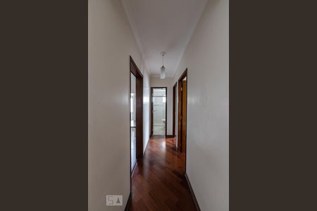 Corredor de apartamento à venda com 2 quartos, 57m² em Vila Azevedo, São Paulo