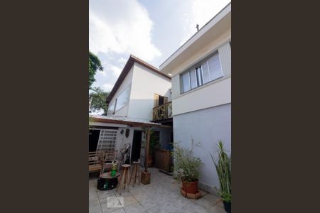 Casa à venda com 192m², 4 quartos e 2 vagas Casa à venda com 192m², 4 quartos e 2 vagasQuintal