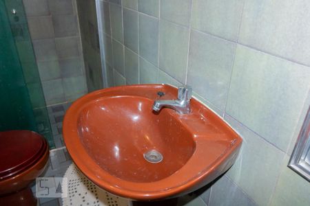 Casa à venda com 192m², 4 quartos e 2 vagas Casa à venda com 192m², 4 quartos e 2 vagasBanheiro