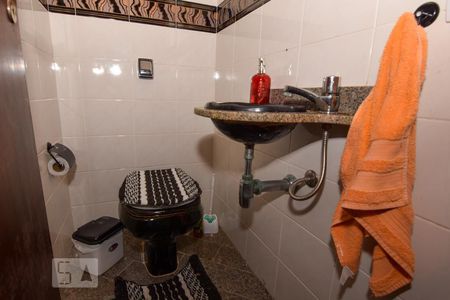 Lavabo de apartamento para alugar com 3 quartos, 170m² em Barra Funda, Guarujá
