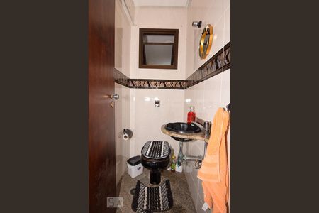 Lavabo de apartamento para alugar com 3 quartos, 170m² em Barra Funda, Guarujá