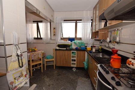 Apartamento para alugar com 170m², 3 quartos e 2 vagasCozinha