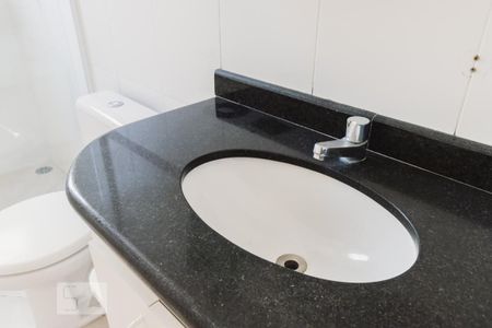 Apartamento para alugar com 100m², 2 quartos e sem vagaBanheiro da Suíte 1 Pia