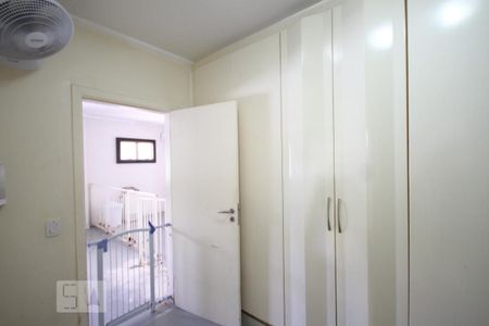 Casa à venda com 250m², 3 quartos e 2 vagasCloset