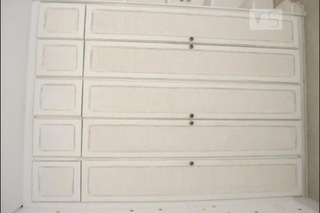 Casa à venda com 252m², 4 quartos e 5 vagasQuarto 2 - Armários