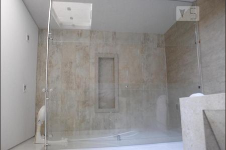 Casa à venda com 252m², 4 quartos e 5 vagasBanheiro da Suíte