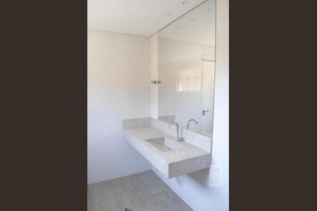 Casa à venda com 252m², 4 quartos e 5 vagasBanheiro da Suíte