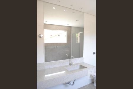 Casa à venda com 252m², 4 quartos e 5 vagasBanheiro da Suíte