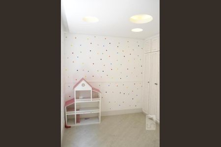 Casa à venda com 252m², 4 quartos e 5 vagasQuarto 2 - Suíte