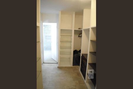 Casa à venda com 252m², 4 quartos e 5 vagasCloset do quarto