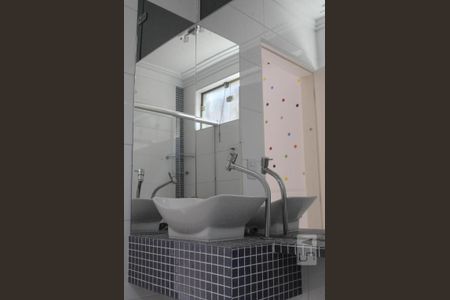 Casa à venda com 252m², 4 quartos e 5 vagasBanheiro da Suíte 2