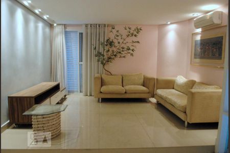 Casa à venda com 252m², 4 quartos e 5 vagasSala 2