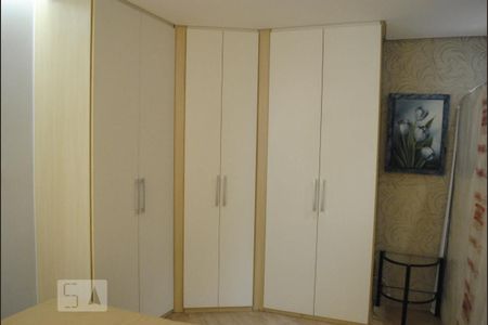 Casa à venda com 252m², 4 quartos e 5 vagasQuarto 3 - Armários