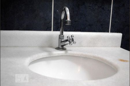 Casa à venda com 252m², 4 quartos e 5 vagasDetalhe banheiro