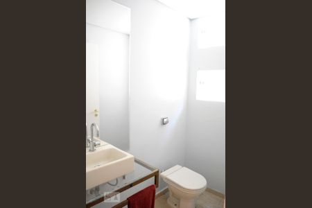 Casa à venda com 252m², 4 quartos e 5 vagasLavabo