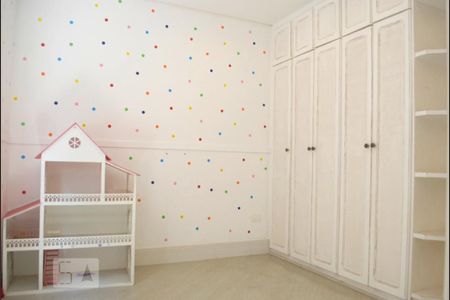 Casa à venda com 252m², 4 quartos e 5 vagasQuarto 2 - Suíte