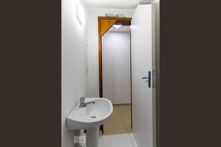 Lavabo de casa de condomínio para alugar com 2 quartos, 85m² em Chácara Pavoeiro, Cotia