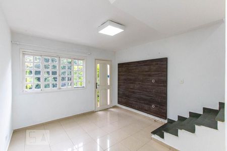 Sala de casa de condomínio para alugar com 2 quartos, 85m² em Chácara Pavoeiro, Cotia