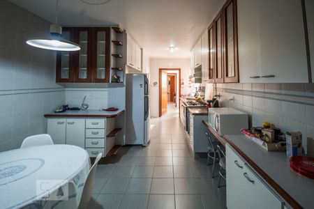 Apartamento à venda com 148m², 4 quartos e 3 vagasCozinha