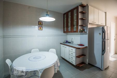 Apartamento à venda com 148m², 4 quartos e 3 vagasCozinha