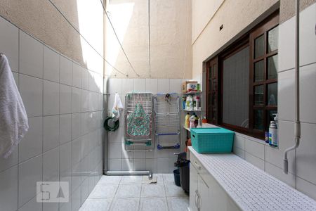 Casa à venda com 92m², 3 quartos e 2 vagasÁrea de Serviço