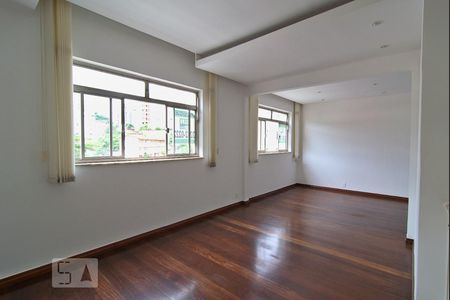 Apartamento à venda com 119m², 4 quartos e 2 vagasSala
