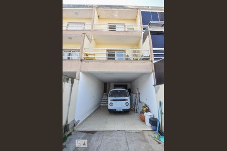 Casa à venda com 140m², 3 quartos e 2 vagasFachada