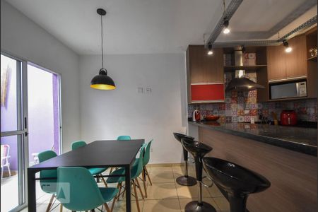 Casa à venda com 140m², 3 quartos e 2 vagasCozinha