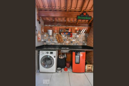 Casa à venda com 140m², 3 quartos e 2 vagasLavanderia