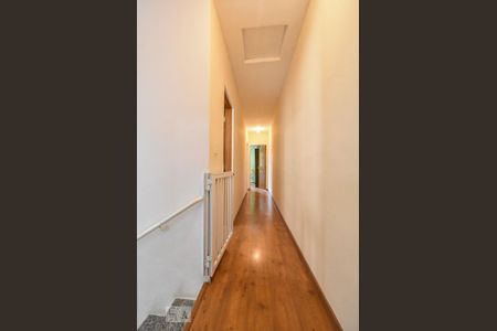 Casa à venda com 140m², 3 quartos e 2 vagasCorredor