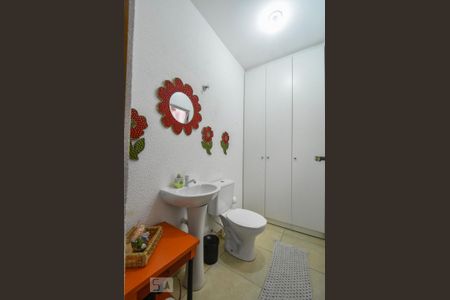 Casa à venda com 140m², 3 quartos e 2 vagasLavabo