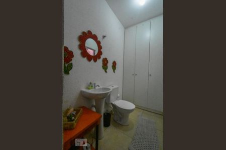 Lavabo de casa à venda com 3 quartos, 140m² em Jardim Casablanca, São Paulo
