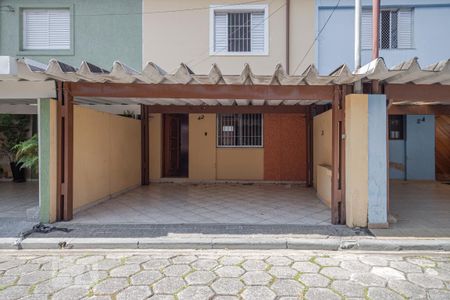 Casa de condomínio à venda com 150m², 3 quartos e 2 vagas Casa de condomínio à venda com 150m², 3 quartos e 2 vagasFachada