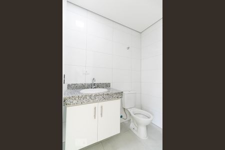 Banheiro de apartamento para alugar com 1 quarto, 30m² em Vila Prudente, São Paulo