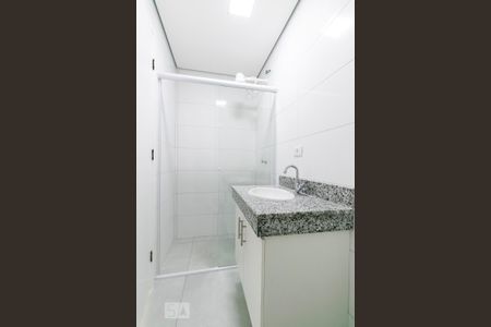 Banheiro de apartamento para alugar com 1 quarto, 30m² em Vila Prudente, São Paulo