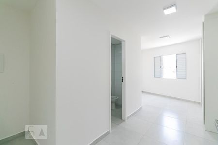 Cozinha / Dormitório de kitnet/studio para alugar com 1 quarto, 30m² em Vila Prudente, São Paulo