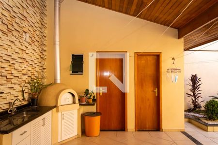 Casa à venda com 292m², 4 quartos e 4 vagas Casa à venda com 292m², 4 quartos e 4 vagasEspaço Gourmet