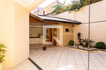 Casa à venda com 292m², 4 quartos e 4 vagas Casa à venda com 292m², 4 quartos e 4 vagasQuintal