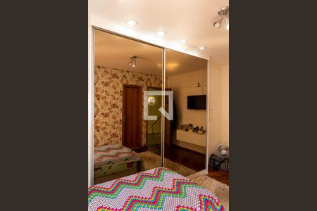 Casa à venda com 292m², 4 quartos e 4 vagas Casa à venda com 292m², 4 quartos e 4 vagasQuarto 2