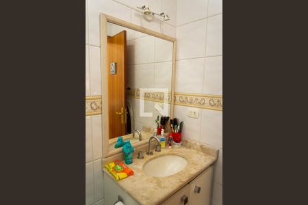 Casa à venda com 292m², 4 quartos e 4 vagas Casa à venda com 292m², 4 quartos e 4 vagasBanheiro da Suíte 1