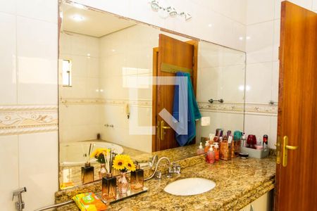 Casa à venda com 292m², 4 quartos e 4 vagas Casa à venda com 292m², 4 quartos e 4 vagasBanheiro da Suíte 3