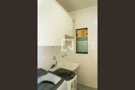 Casa à venda com 292m², 4 quartos e 4 vagas Casa à venda com 292m², 4 quartos e 4 vagasÁrea de Serviço