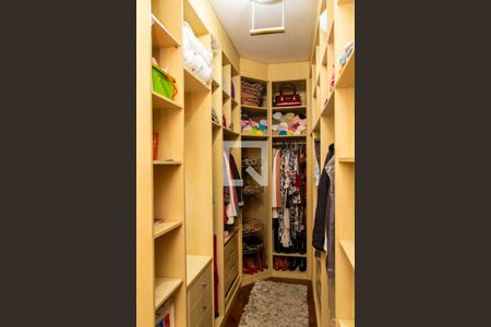 Casa à venda com 292m², 4 quartos e 4 vagas Casa à venda com 292m², 4 quartos e 4 vagasCloset do quarto 3